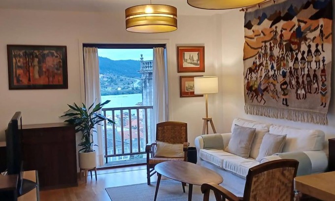 Pontedeume Apartamento | Piso con preciosas vistas, patio privado y amplio garaje