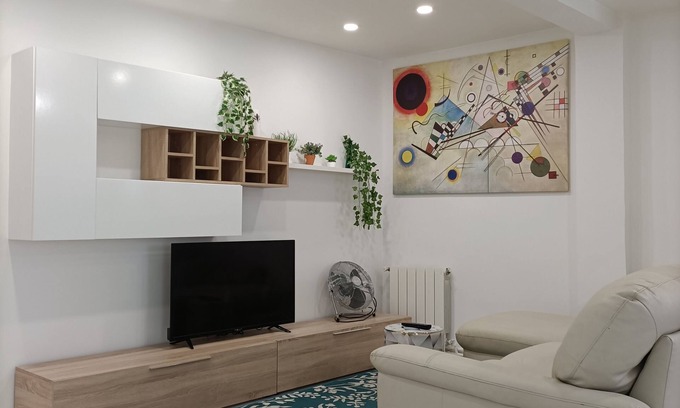 Castro Urdiales Apartamento | Piso Emblemático en el Centro con Ascensor