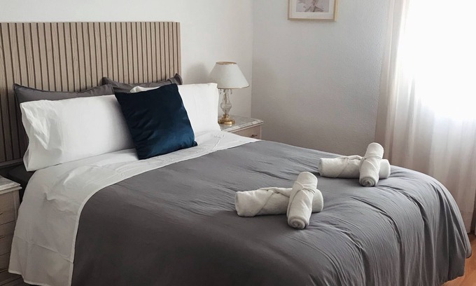 Santa Justa y Rufina-Parque de Miraflores Apartamento | Tkm home amplió y familiar, terraza privada