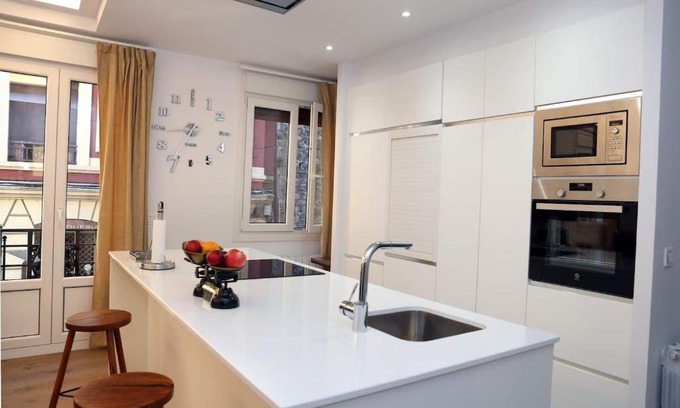 Casco Viejo Apartamento | Piso Reformado a 2 Min del Casco Viejo Con Garaje Gratis