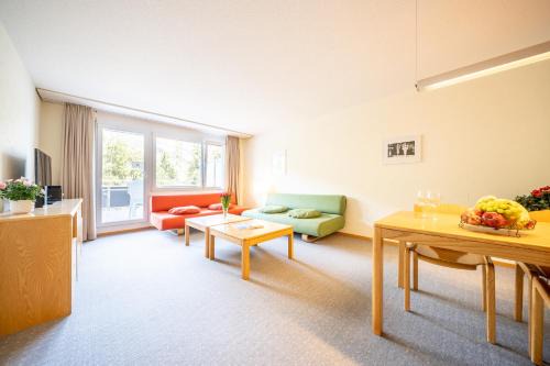 Vulpera Apartamento | PL 202 Lichtdurchflutete Wohnung mit grossem Balkon Richtung Scuol