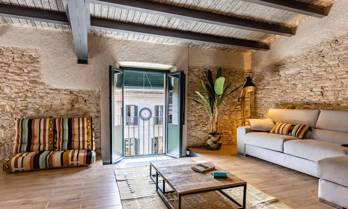 Old Town Apartamento | Plaça del Vi Ático - Apartamento en Girona | Bravissimo