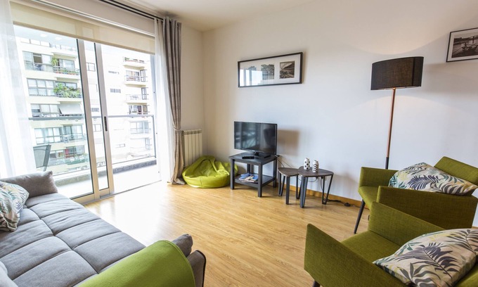Campanha Condominio | Place 4 you con balcones y estacionamiento gratuito