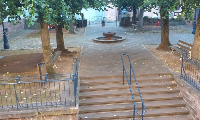 Saverne Apartamento | "Place Monet", a pretty, tree-lined square in the center of town.