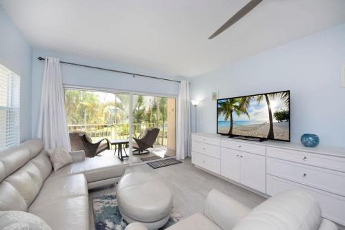 Seven Mile Beach Casa | Plantation Village #37 Condo