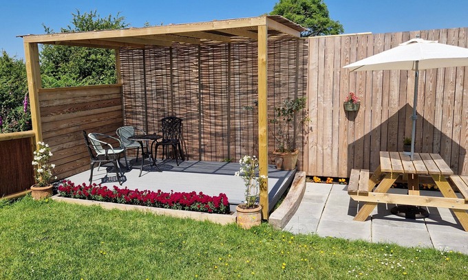 Cylch-Y-Garn Cabaña | Plas Tirion Caravan