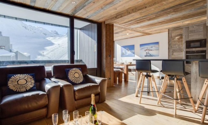 Val Claret Apartamento | Platières by Interhome