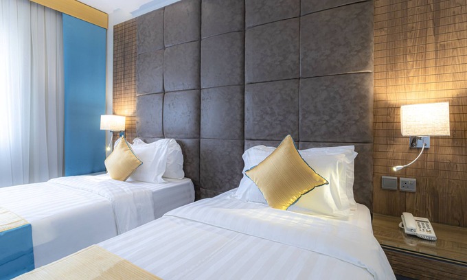 Medina Hotel | Y platinum