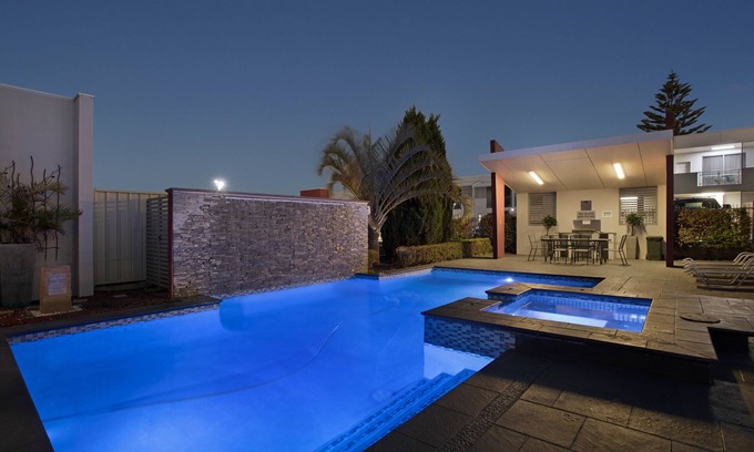 Harristown Hotel | Platinum International