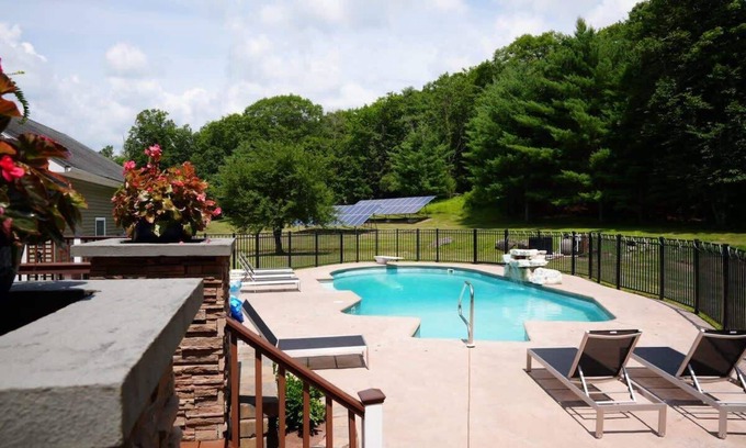 Ellenville Casa | Play. Chill. Repeat +Pickleball