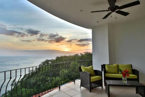 Playa Flamingo Casa | Playa Flamingo - 2 BR condo with great ocean views - FLAMINGO TOWERS 25