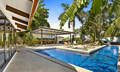 Potrero Casa | Playa Potrero - beachfront Villa, big private pool - Casa Bella Catalina