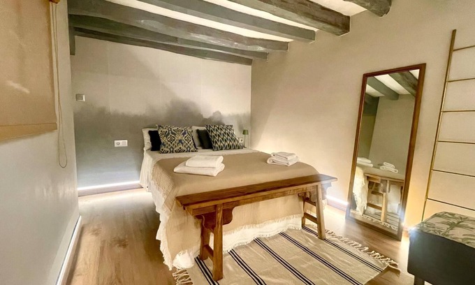 San Julian Apartamento | Plaza de San Marcos Eva recommends