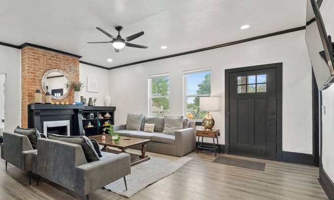 Central Oklahoma City Casa | Spacious 6BR OKC Oasis near Plaza & Paseo – Foosball, Dining, Parking #15
