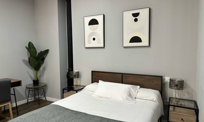 Barrio de La Latina Apartamento | PlazaMayorSuites Ext PARQUE DEL OESTE