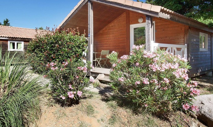 Carnoux-en-Provence Chalet De Esquí | Acogedor chalet con terraza cubierta en un tranquilo entorno