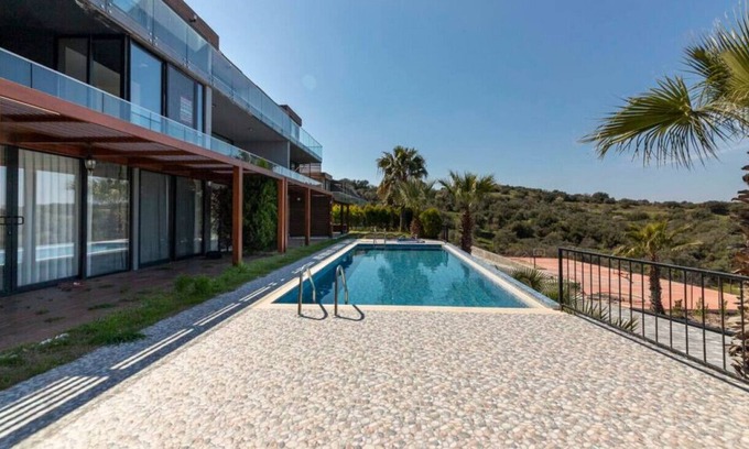 Meselik Apartamento | Pleasant Home with Shared Pool in Bodrum