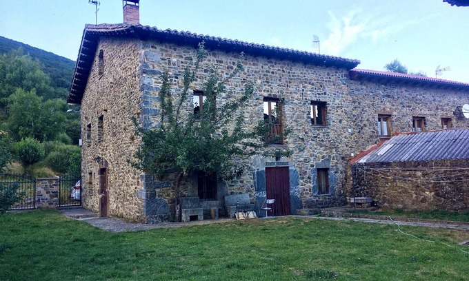 Triollo Casa | Agradable casa rural Fuentes carrionas a los pies del famoso pico Curavacas
