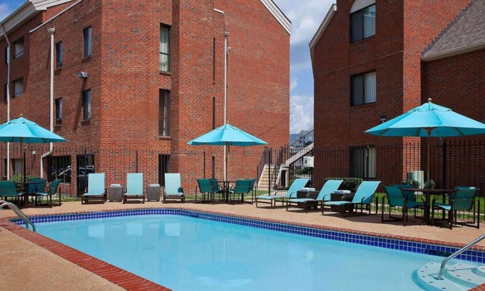 White Station Casa | Pleasant Stay! Parking, Pets Allowed, Near Fire Museum of Memphis!