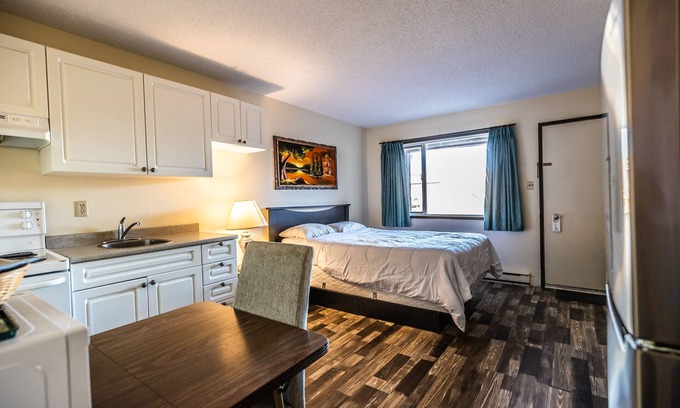 Houston Hotel | Pleasant Valley Motel