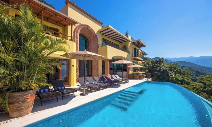 Conchas Chinas Villa | Villa Santa Cruz 5BR in Puerto Vallarta by Personal Villas - Unforgettable Luxur