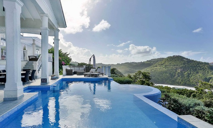 Sea Breeze Hills Villa | Cayman Villa 3BR in Cap Estate by Personal Villas - Infinity Pool, Martinique Vi