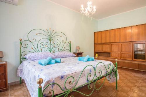 Ploaghe Apartamento | Ploaghe - Cozy House with Patio!