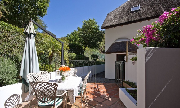 Steenberg Estate Cabina | Plotsklaps Self Catering Cottage