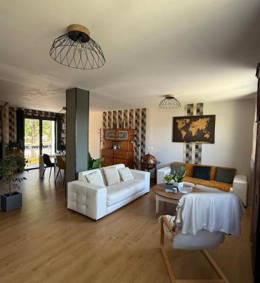 Les Aix-d'Angillon Casa | Plus dispo