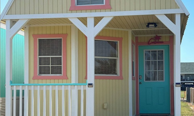 Port O Connor Cabina | POC Cabana on Maple St. Cozy little cabin, great location.