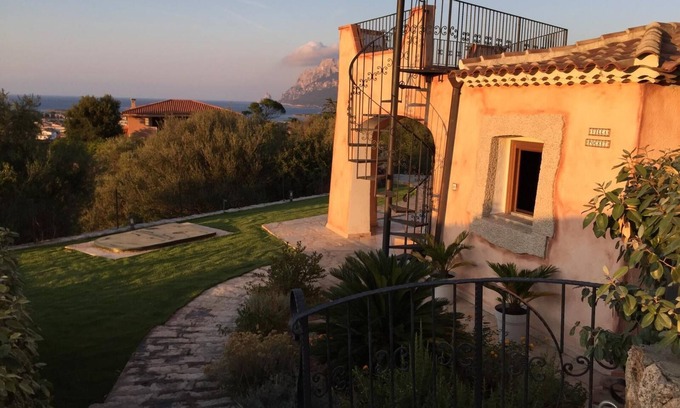 Porto San Paolo Villa | Pocket villa with private sea view pool