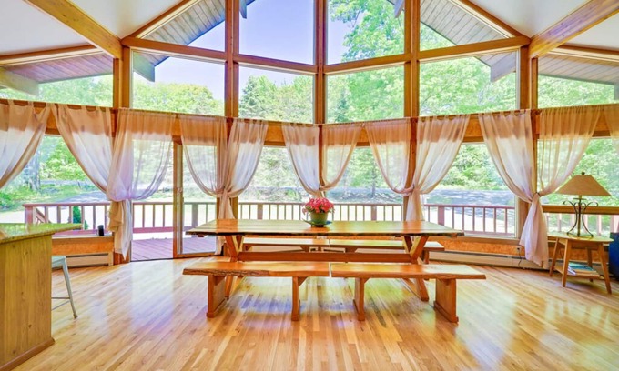 Tafton Casa | Increíble Chalet Pocono! 4BD 3BA PISCINA PRIVADA / SAUNA / CHIMENEA