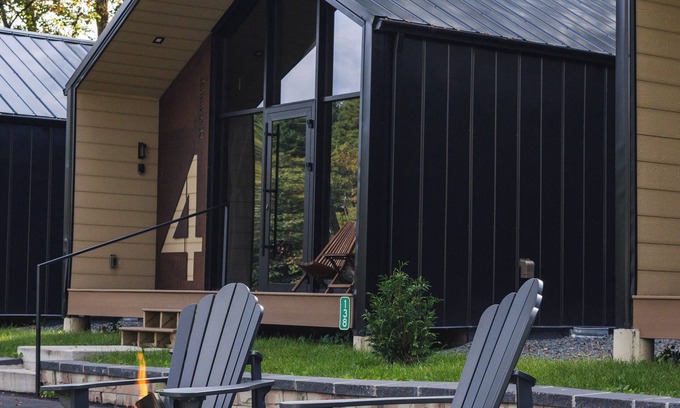 Scotrun Chalet De Esquí | Pocono Luxury Chalet Perfect Getaway for family with Fisfing, Paddle Boats