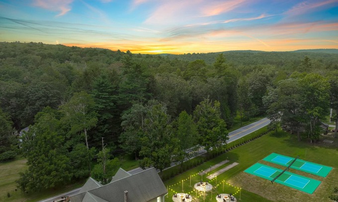 Canadensis Casa | Pocono Modern | Firepit | Starry Sky | Pets OK