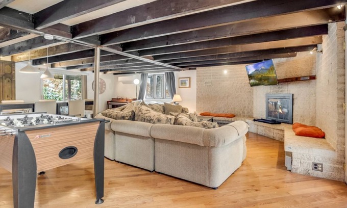 Tunkhannock Township Cabina | ⛷🏔Pocono Mountain : Cozy : Hot Tub : Ping Pong 🏂⭐️
