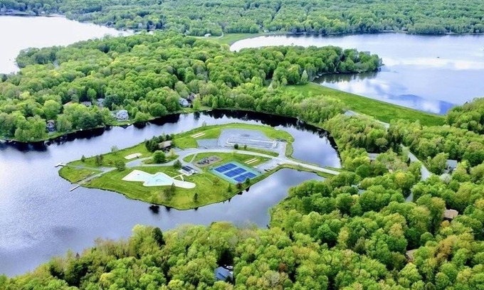 Thornhurst Casa | Pocono Mountain Home @ Arrowhead Lake