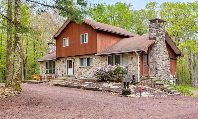 Lake Harmony Chalet De Esquí | Pocono Retreat, Hot Tub, MovieRoom, GameRoom, etc!