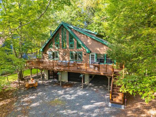 Lake Ariel Casa | Pocono's Resort - Fire Pit Jacuzzi Winter Sports Amenities