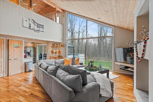 Tobyhanna Casa | Pocono Scandinavian Cottage cottage