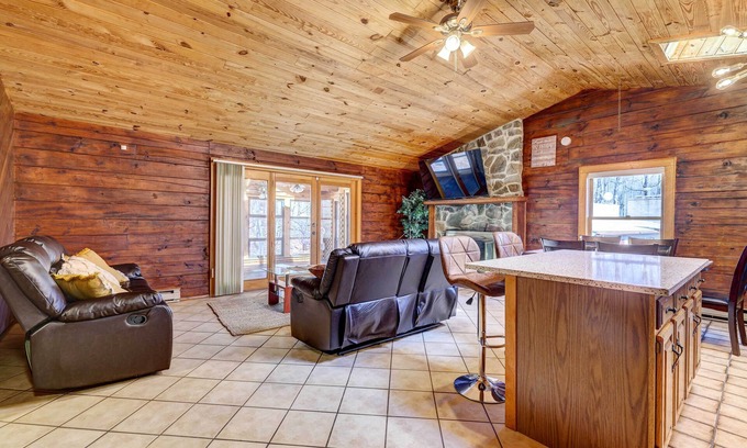 Tobyhanna Cabaña | Pocono Vacation Rental With Game Room!