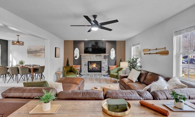 Tobyhanna Casa | Poconos Luxury Retreat - Hot-Tub, Billiards, Game Room, Fire-Pit, Private!