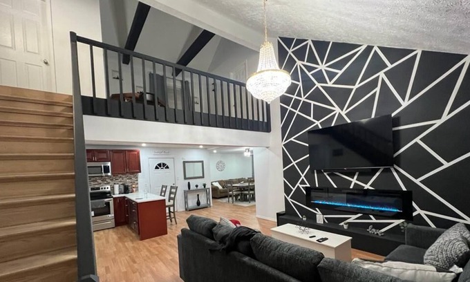 Tobyhanna Cabaña | Poconos Modern Dream House