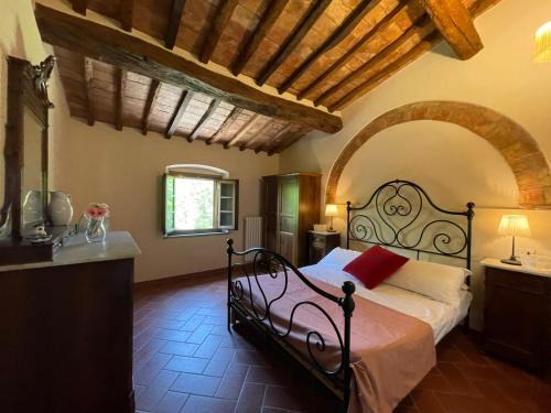 Lajatico Casa | Podere I Sorbi, Spacious Tuscan Villa, Lajatico, Nr Pisa