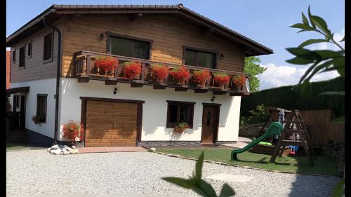 Zavazna Poruba Apartamento | Podhradkom
