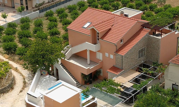 Podstrana Condominio | Podstrana apartamento con encanto