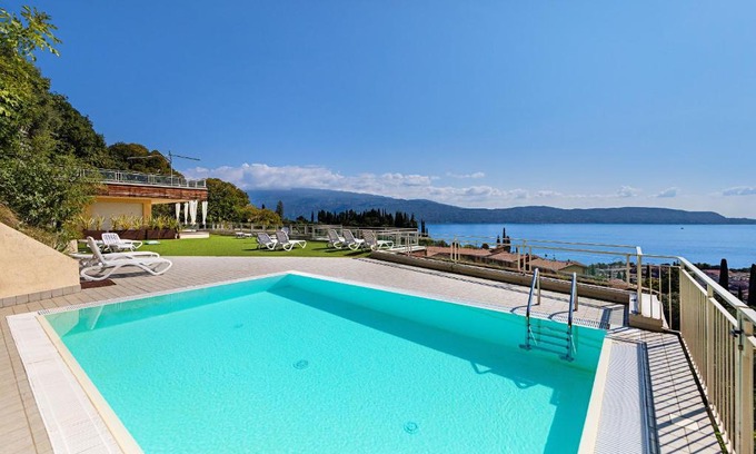 Pulciano Apartamento | Poggio al Sole 6 Apartment by Wonderful Italy