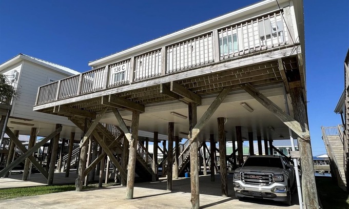 Golden Meadow Casa | Point Fourchon C - Boat Access - Island Realty
