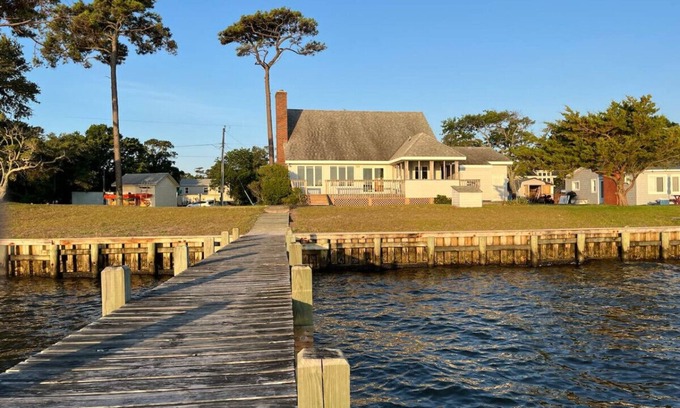 Colington Casa | Point Harbor Haven Waterfront