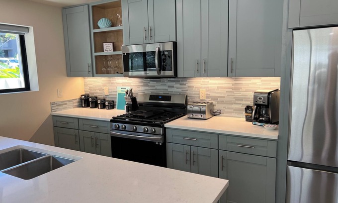 Point Loma Apartamento | Point Loma Hideaway - brand new spacious retreat, walk to San Diego harbor!