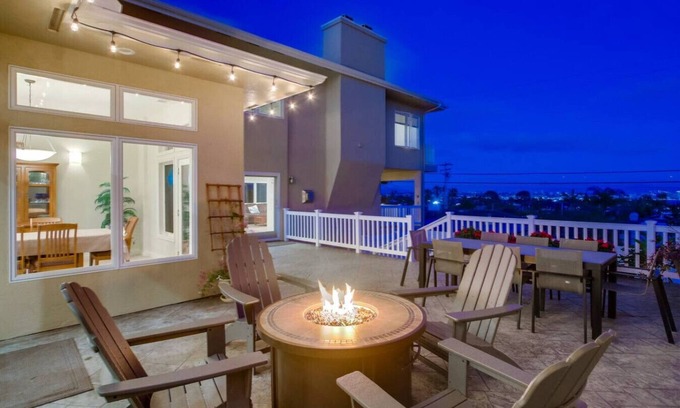 Sunset Cliffs Casa | Point Loma Serenity -6BR/4BA w/ Panoramic Views